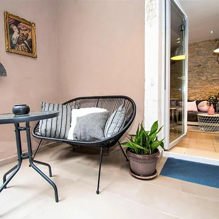 Nina Colosseum Apartamento *